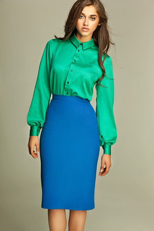 синяя юбка карандаш с зеленой рубашкой