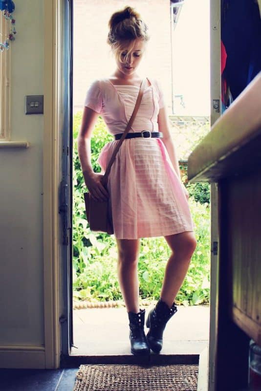 С чем носить ботильоны на толстом каблуке, модные образы на 2024